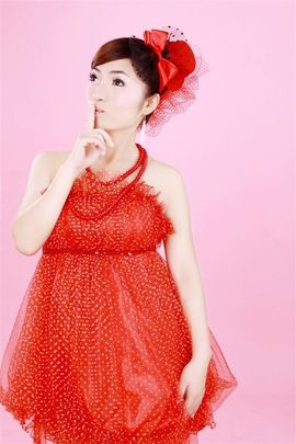 ··莉尔主播照片