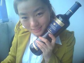 做物流的女孩主播照片