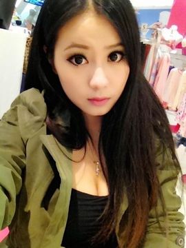 陈子琳主播照片