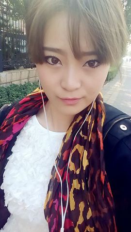 日韩高冷丶黛妮主播照片