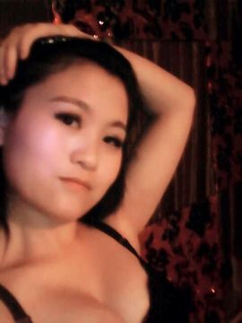 °╯冰美人主播照片
