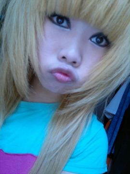 冷亚桂主播照片