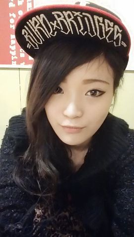 日韩高冷丶黛妮主播照片