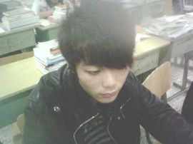 黑涩葜箹主播照片