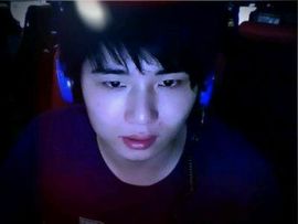 3911+敌敌畏主播照片