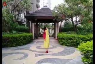 一路芬芳满山崖