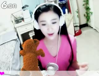 六间房美女主播夏目七视频互动