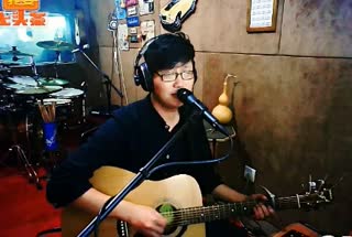 在寂寞的地方我就是一只《音乐虫子》~