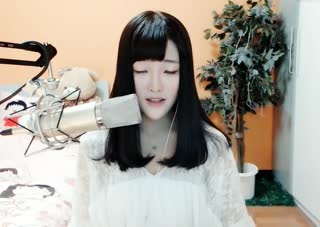 妹子秀唱《一人一花》~声音很甜美~