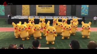 笑cry~当领舞的皮卡丘漏气了！