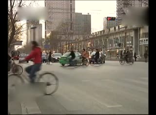 中国居民营养与慢性病状况报告：中国成年人平均身高  男167·1厘米  女155·8厘米