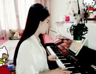 mm弹奏钢琴曲~手指就像在跳舞~