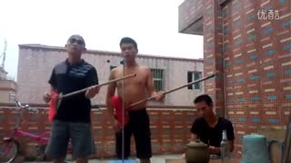 搞笑峨港乐队胜龙珠模仿黄家驹乐队