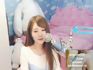 我们两个人陌生又熟悉~爱似乎来的很小心翼翼