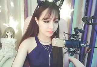 感情说穿了一人挣脱的一人去捡~