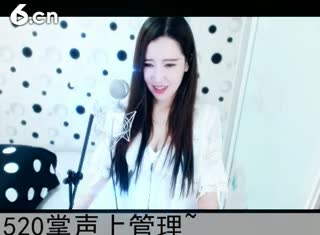 六间房甜美女主播◥▇摇滚☀女皇▇◤  互动直播中
