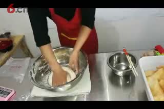 鸡蛋灌饼在哪里学，在哪里学做鸡蛋灌饼