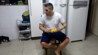 叛逆的汪星人！主淫用这个方法骗狗狗吃药