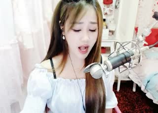 我这双《寂寞的双手》~一直在等你来牵