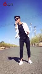 禤道秒《爱河》路边演唱歌曲