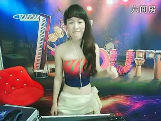 六间房热门女主播⒎門★暮歌丫宝秀high歌