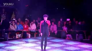 华晨宇 十堰演唱会.flv