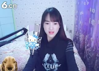 六间房美女主播╰♥小鹿乱撞？直播间互动