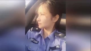新疆女特警生活照走红 被称“最美警花”
