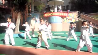 跆拳道汇演（五岁两个月）
