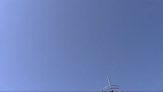 OMG！战斗机空中表演时，突然坠机发生爆炸