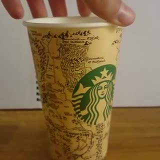 有多无聊！牛人用星巴克杯子展示自己的绘画地图能力