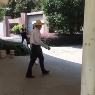 不是说好没力气吗