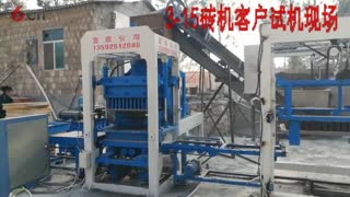 3-15砖机客户打砖现场
