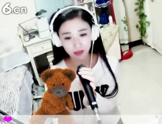 六间房美女主播夏目七视频互动
