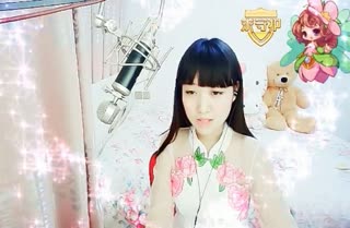 看见《坐在巷口的那对男女》也许这就是爱情