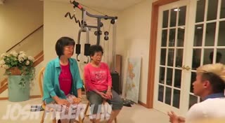 【台湾小哥恶作剧】假扮毒贩 这次拿自己奶奶下手