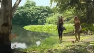 美女野外拍照遭遇恐怖一幕