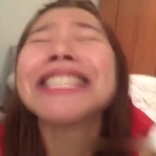 这个女神经已经毫无节操  笑趴了