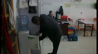 一则朴素却感人的公益短片