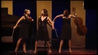 太有才了!几个女音乐家的乐器大乱斗