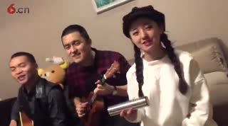 美女帅哥养眼组合 清新民谣风《简单爱》