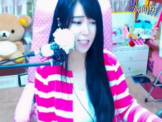 六间房甜美女主播香肩懒懒韩语聊天交友视频秀