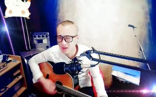 一把吉他，深情弹唱