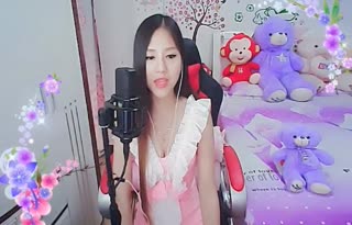 萌妹子翻唱《最右》~好听的没谁了~