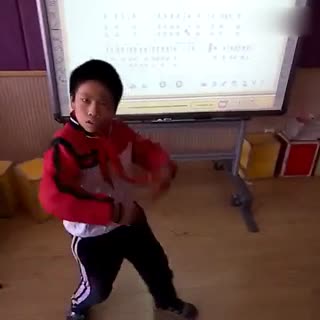 这醉人的小眼神和凌乱的表情 下一代灵魂舞者就是你了