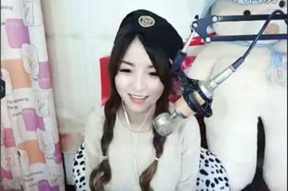 六间房最红美女主播あい❤林小幂❤秀唱直播