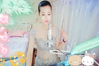 我是《冬天里的白玫瑰》~就算大雪飞就算寒风刺骨吹~