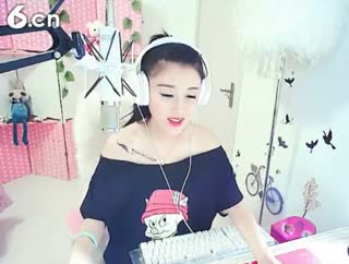 六间房美女主播小年见啦~安然直播间互动