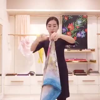 女神教你戴围巾