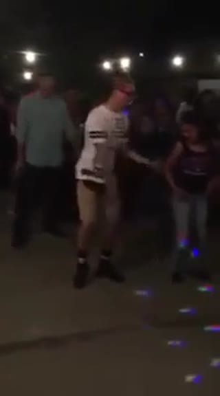 好带感！老外也有广场舞之王